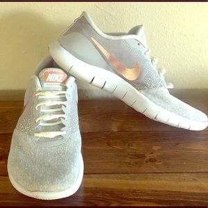 Nike Flex • 7.5 • Womens
